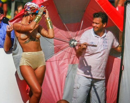 Rihanna-Topless-OAJ-Vogue-Brazil-1.1