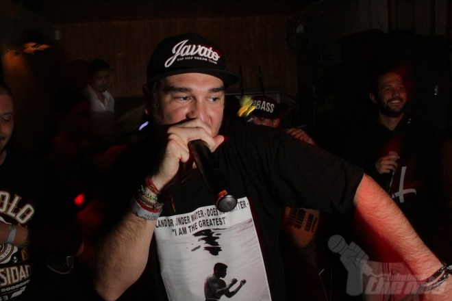 Take Back the Mic checks out Crew Peligrosos & friends at a jam in Medellín"